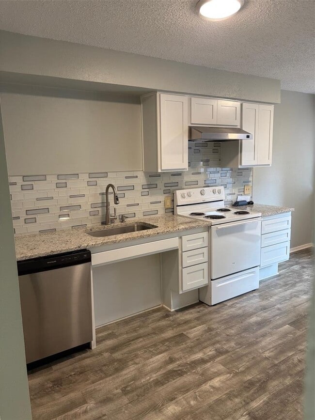 Photo - 317 W William Cannon Dr