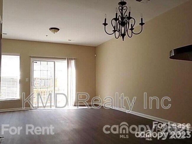 Photo - 6462 Royal Celadon Way