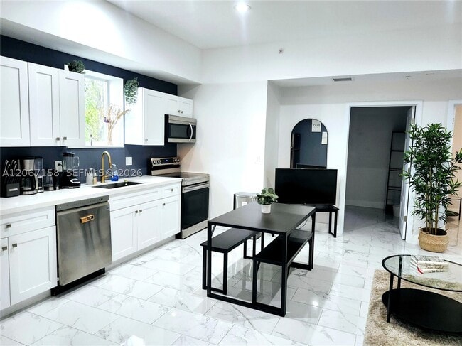 Photo - 1860 NW 24th Ct Unit 302