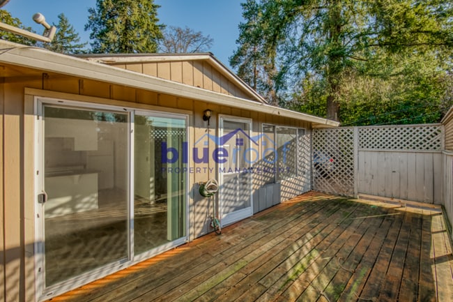 Building Photo - 14904 SE Arista Dr