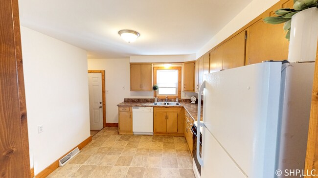 Building Photo - 1210 W Ash St Unit A