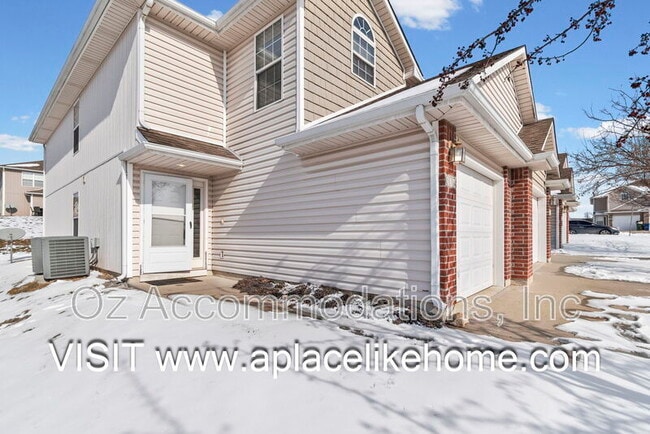 Photo - 807 SW Imperial Ln