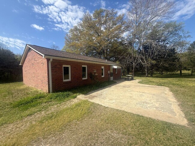 Photo - Peaceful Country Living on 2 Acres – 2BR Home in Chester
