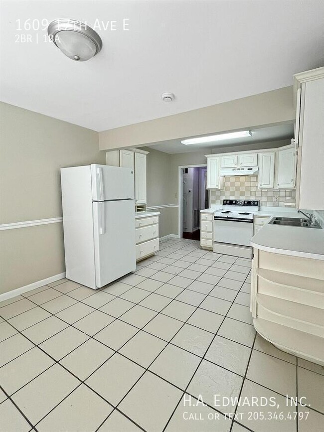 Photo - 1609 17th Ave E