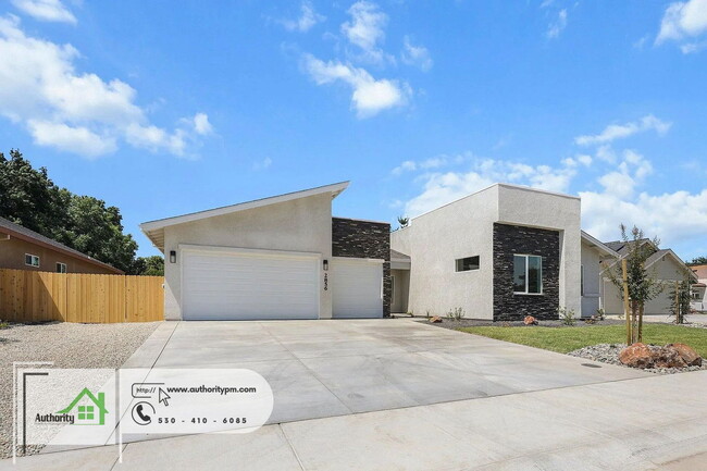 Photo - 2856 River Dr