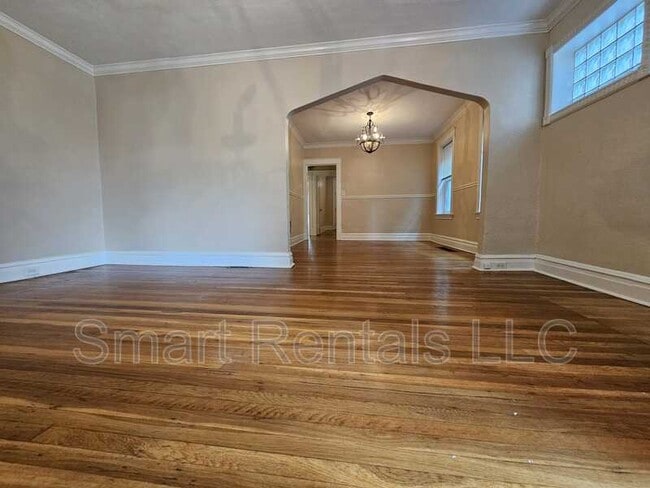 Photo - 5065 Lindenwood Ave