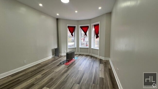 Building Photo - Renovated 3-Bedroom + Flex 4—Oversized Lay... Rental