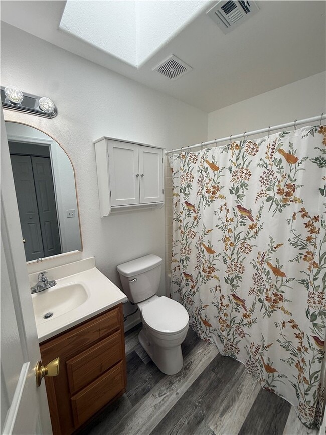 Photo - 1480 College Dr