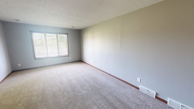 Building Photo - 888 Pearson Cir Unit 3