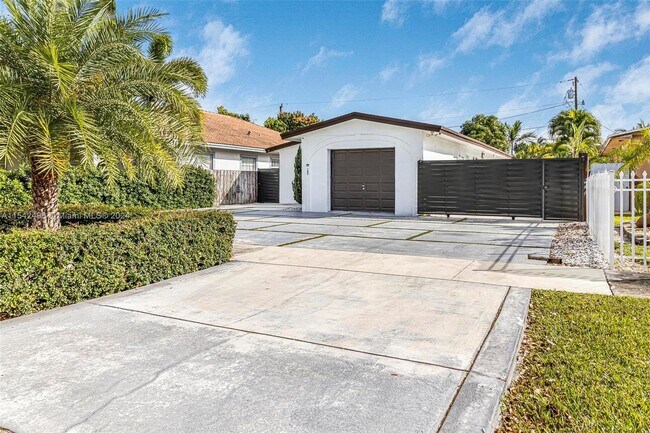 Photo - 182 NW 17th St