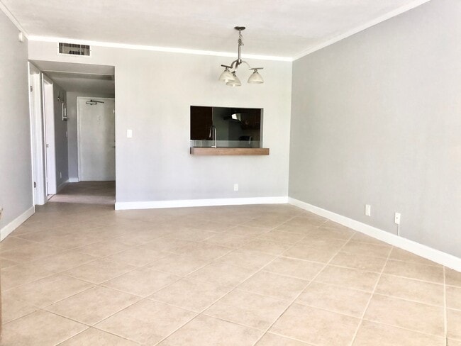 Photo - 9230 Lagoon Pl Unit 302
