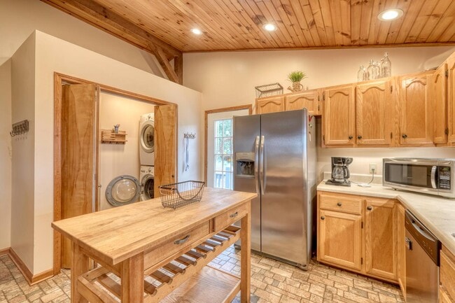 Photo - 586 Sun Valley Dr