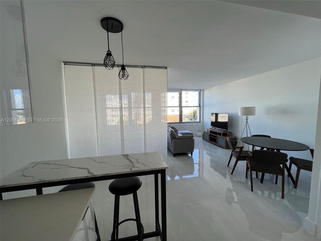 Photo - 2899 Collins Ave Unit 610