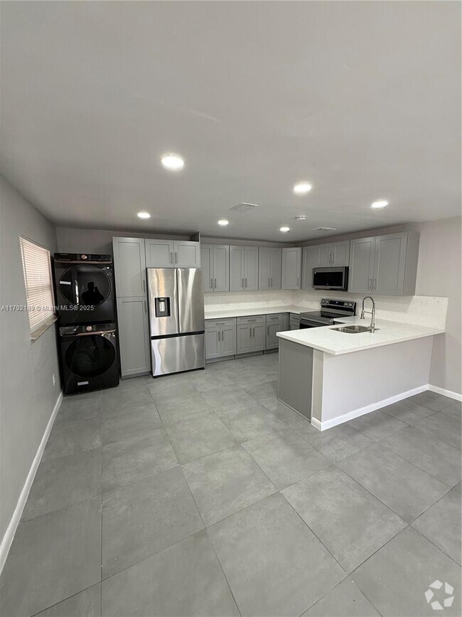 Building Photo - 4111 Stirling Rd Unit 109 Rental