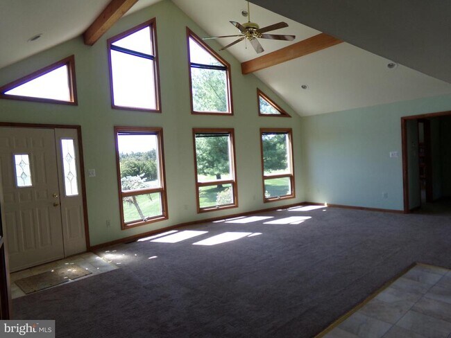 Photo - 530 Headquarters Rd