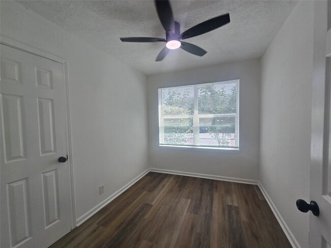 Photo - 5102 Avenue L