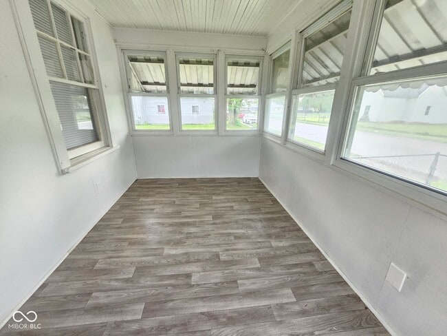 Photo - 1310 E 5th St