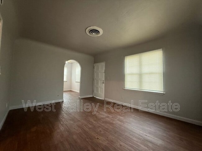 Photo - 1605 Howard Ave Unit #C