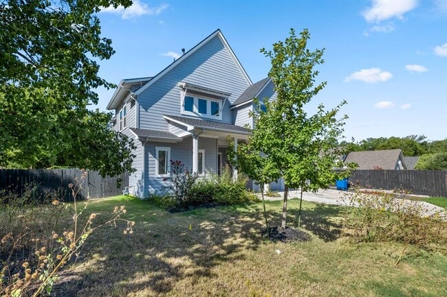 Photo - 2303 Rogge Ln