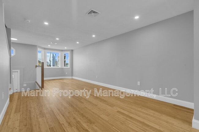 Photo - 690 Dorchester Ave
