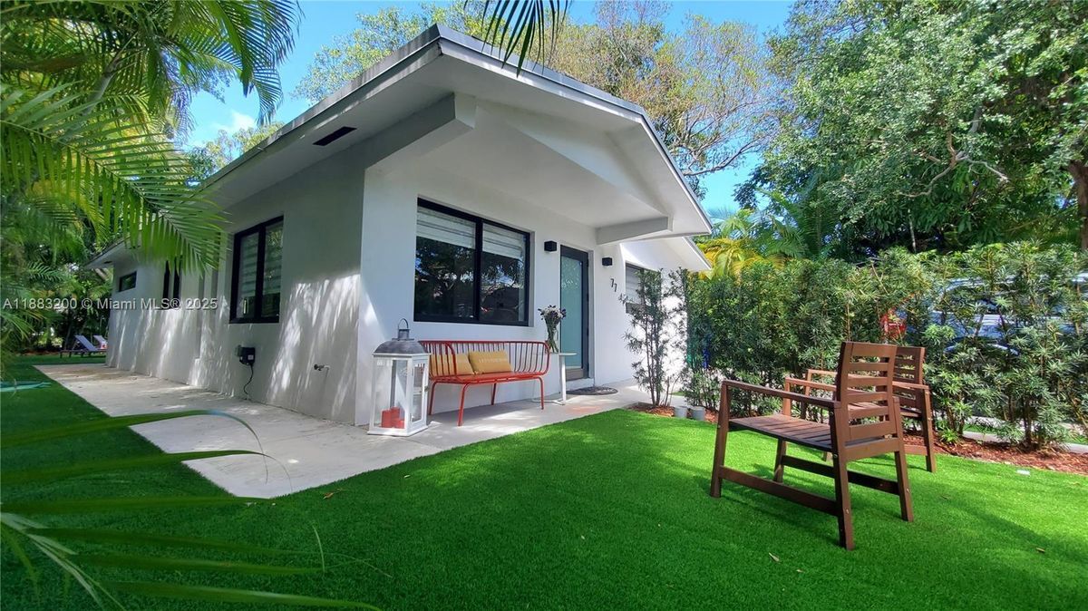 Photo - 77 NE 43rd St