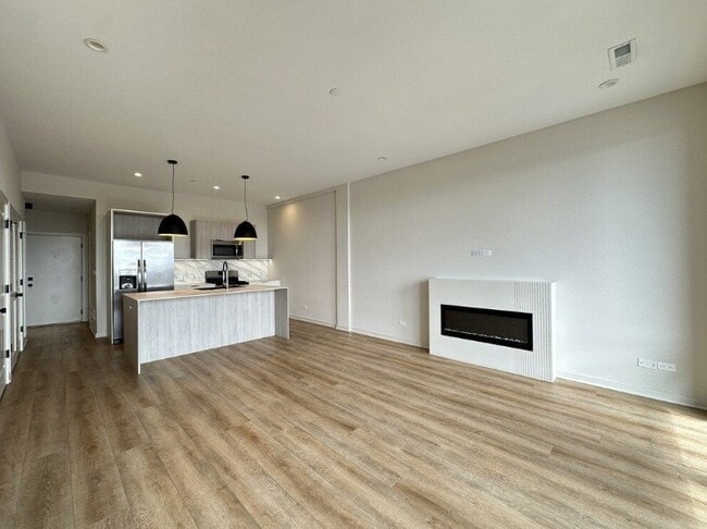 Photo - 6340 W Belmont Ave Unit 3