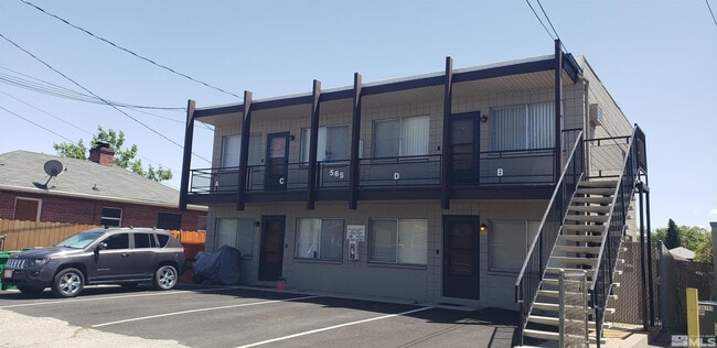 Building Photo - 565 Roberts St Unit C