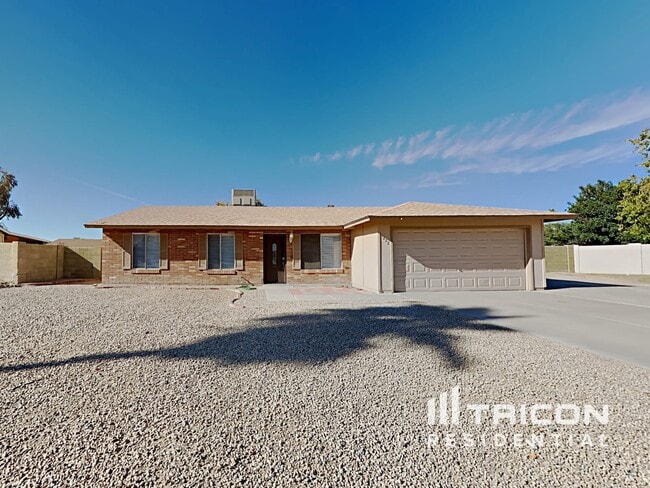 Photo - 11222 N 80th Dr House