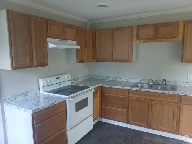 Building Photo - 6 Ct C Rental