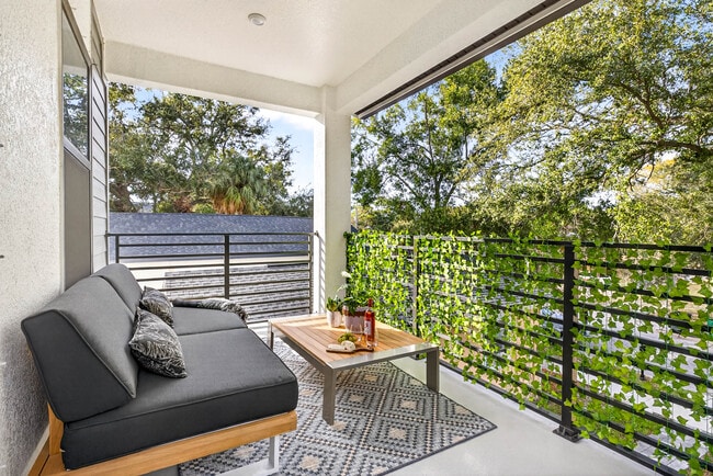 Balcony-2nd floor - 1734 W Cherry St Unit A