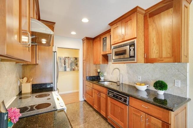 Photo - 255 S Rengstorff Ave Unit