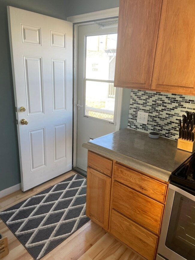 Photo - 714 Bennett St