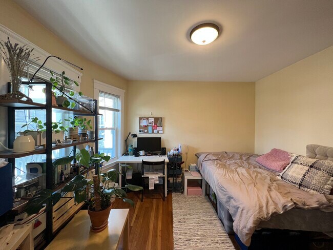 Photo - 16 Silvey Pl