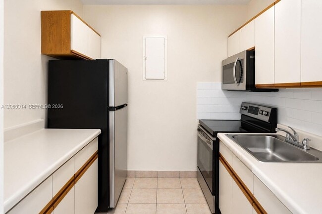Photo - 2917 Plunkett St Unidad 17C