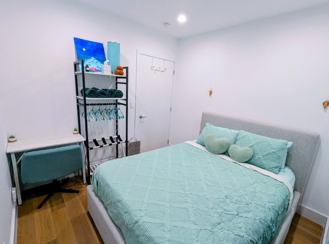 Photo - 2345 60th St