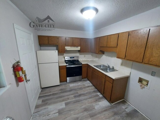 Photo - 725 S Scientific St