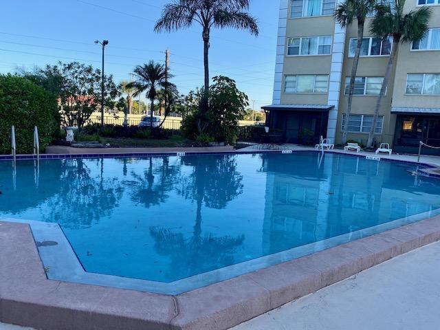 Building Photo - 8950 Park Blvd N Unit 610