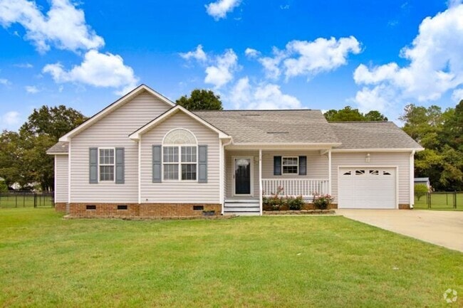 Building Photo - WONDERFUL 3 BR, 2 BA w/ attached garage *D... Rental