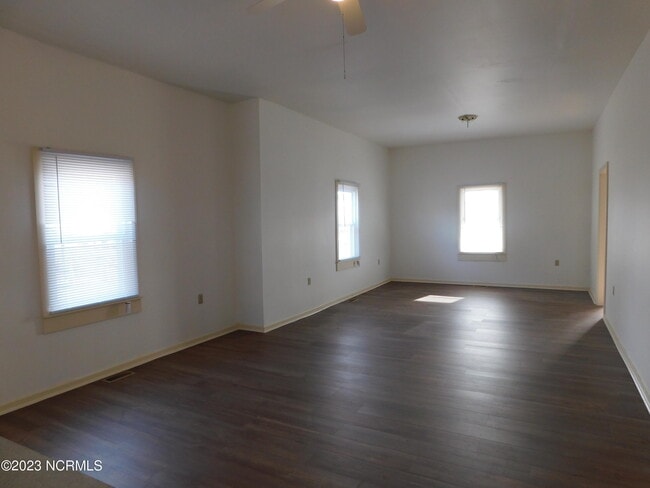 Photo - 719 Cedar St