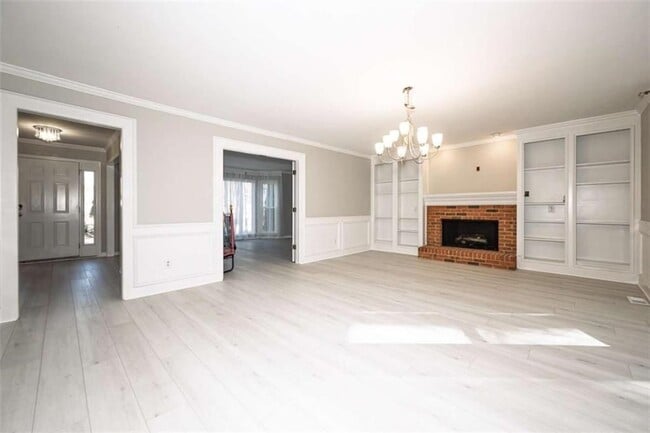 Photo - 151 N Lakeside Dr NW