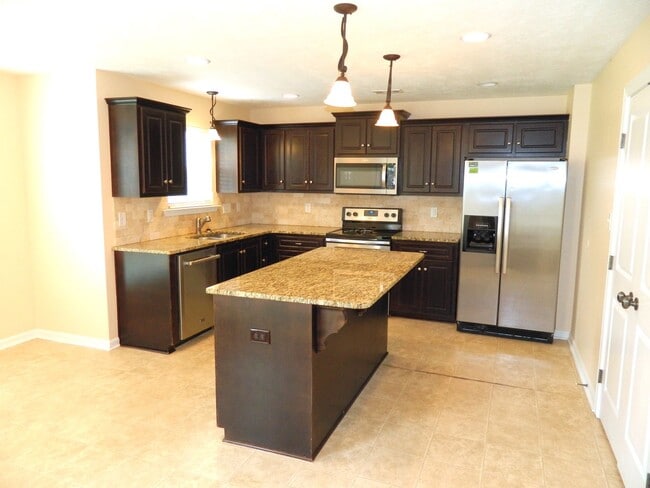 Building Photo - 498 Sebastian Dr Rental