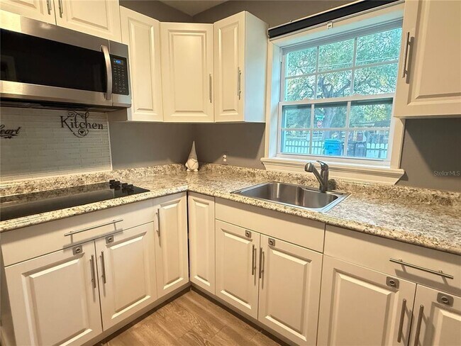 Photo - 644 Indiana St