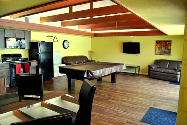 Photo - Stonegate Village Apartments & Townhomes