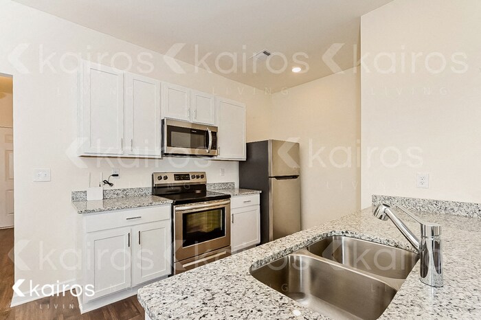 Photo - 218 Long Is Dr