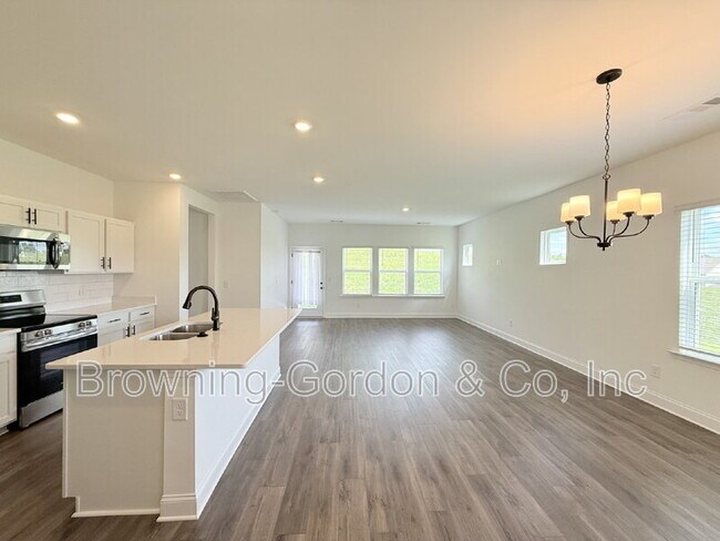 Photo - 312 Traywick Pl
