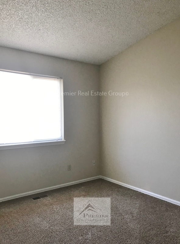 Photo - 513 Comanche Village Dr