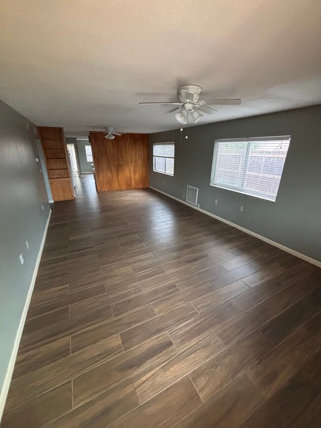 Living room - 307 N 38 1/2 St