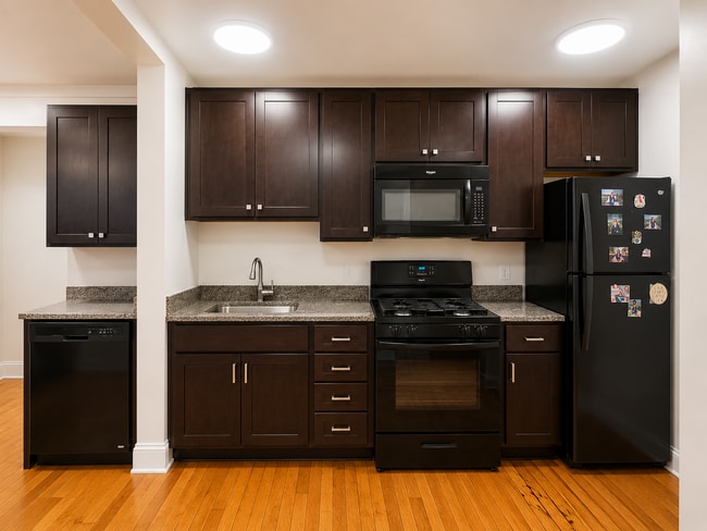 Photo - 2332 W Addison St Unit J2