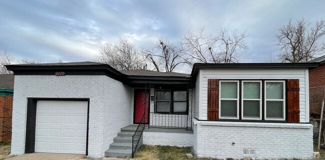 Building Photo - RTO-Stunning 3 bedroom Home NE 16th St. OKC