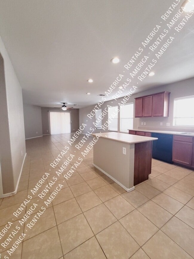 776 E Cowboy Cove Trail